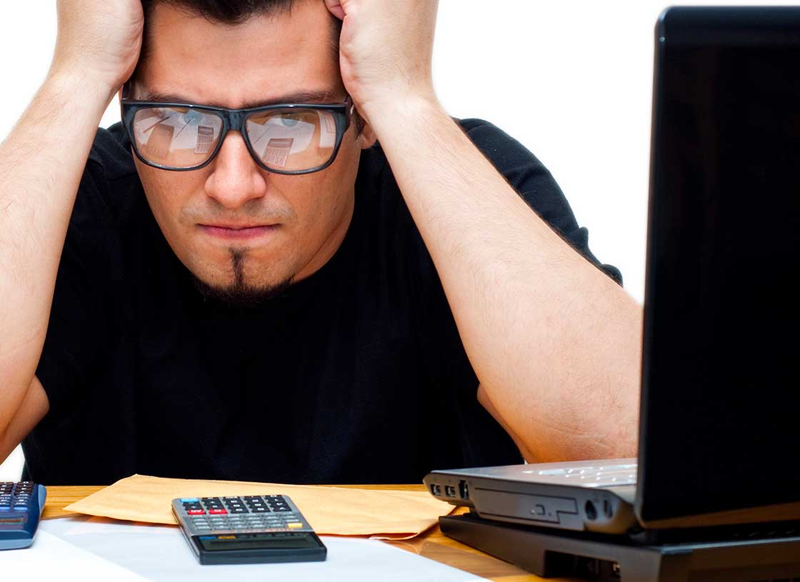 How to Avoid Annoying Your Customers on Social Media Graphic